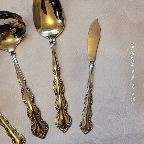 4pcONEIDA special set large ladle, large serving spoon, TWO! butter knives RARE! - Picture 6 of 17